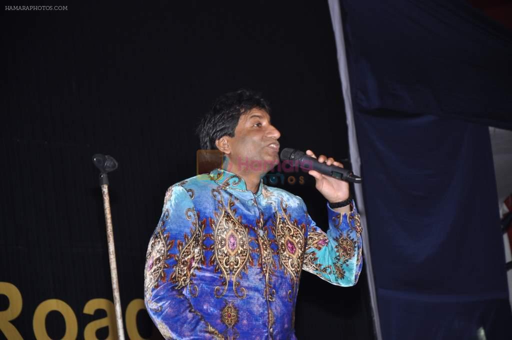 Raju Shrivastav at dn nagar durga pooja in Mumbai on 21st Oct 2012