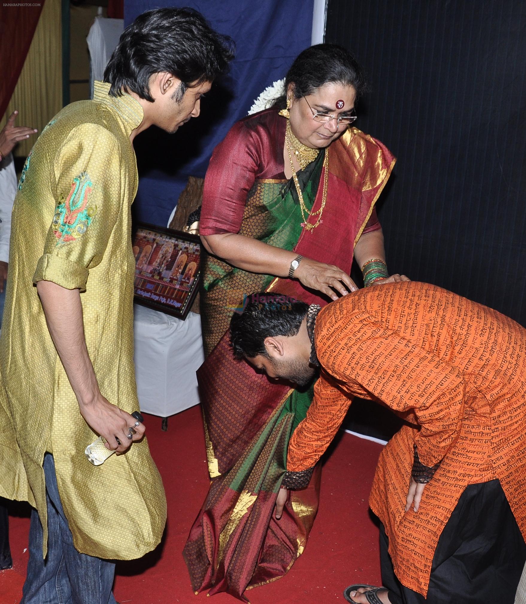 Usha uthup at the dn nagar sarbojanik durga pooja celebrations on 21st Oct 2012