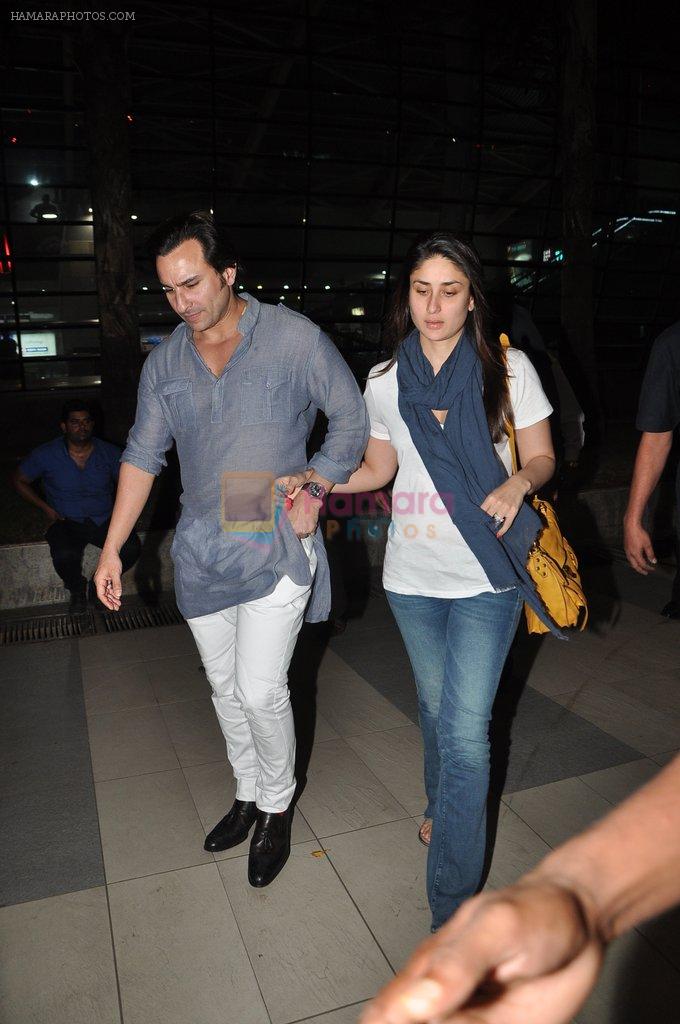 Saif Ali Khan and Kareena Kapoor return to mumbai after wedding on 22nd Oct 2012