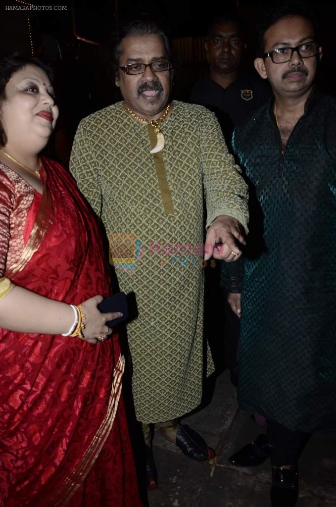 Hariharan at Abhijeet's durga celebrations in Andheri, Mumbai on 23rd Oct 2012