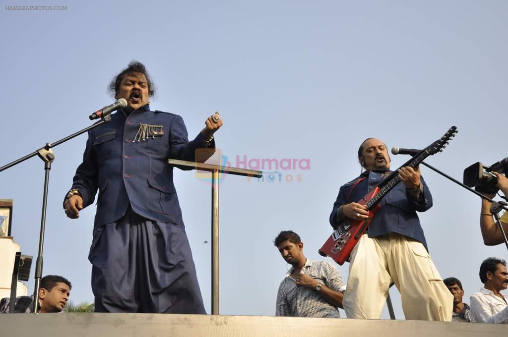 Hariharan, Leslie Lewis at Colonial cousins album launch in Carter Road, Mumbai on 27th Oct 2012