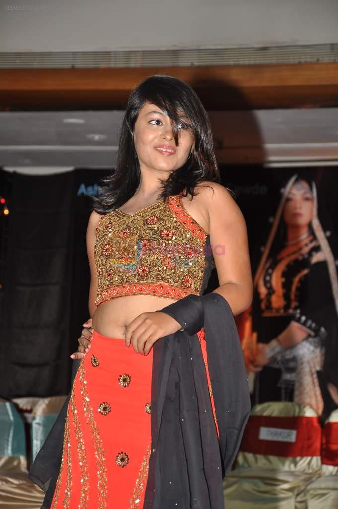 at Shabd film promotion fashion show with beggars on the ramp on 29th Oct 2012