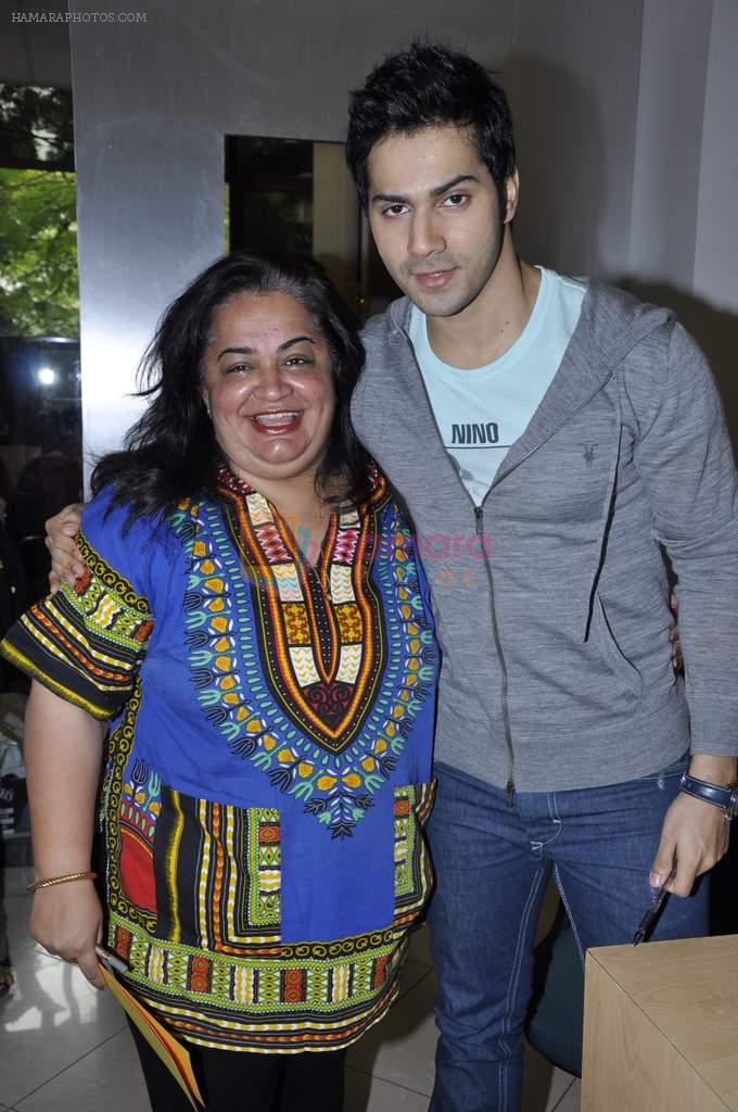 Varun Dhawan with Student Of The Year team meets Book My Show contest winners in Dharma Office on 29th Oct 2012