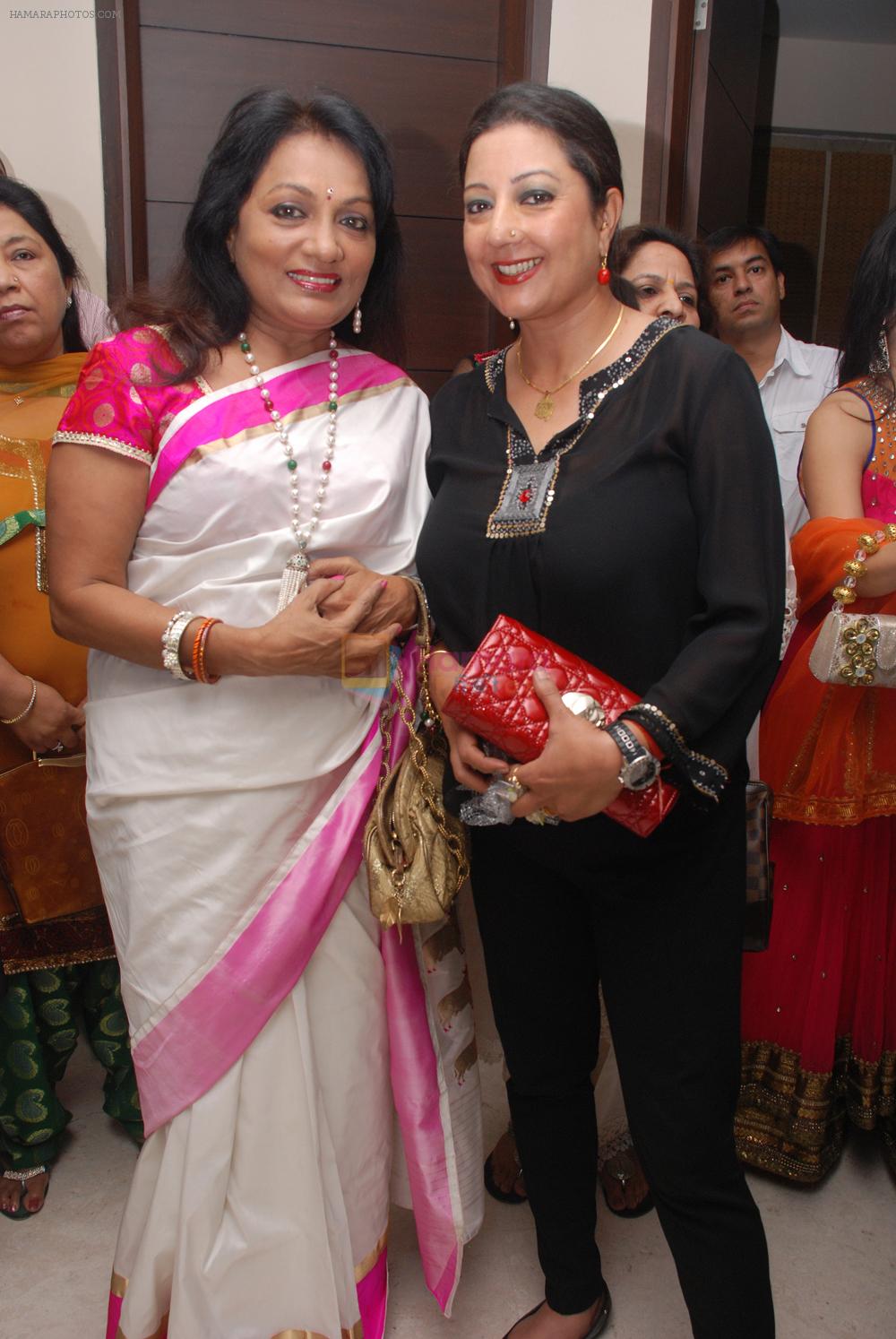 Rajlakshmi Rao with Neelam Pratap Rudy at SHAM-E-AWADH Celebrate this festive season in Awadhi Style in Vedic Spa Mantra on 26th Oct 2012