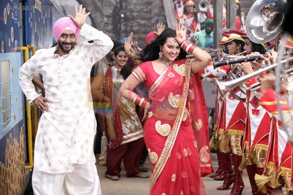 Ajay Devgan, Sonakshi Sinha in Son of Sardaar