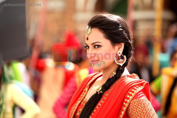 Sonakshi Sinha in Son of Sardaar