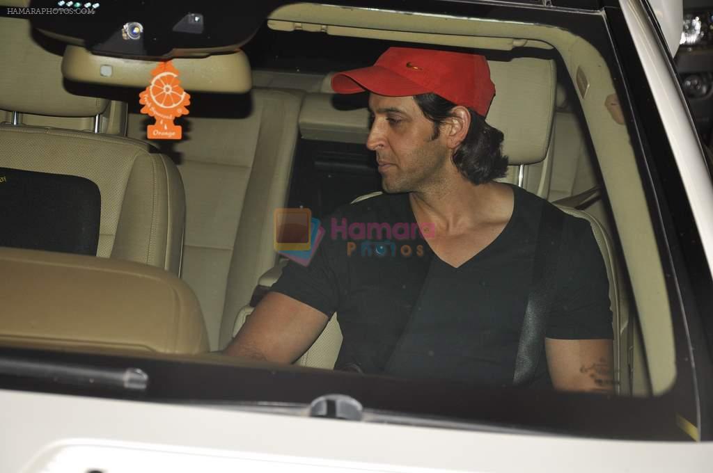 Hrithik Roshan snapped at International airport on 31st Oct 2012
