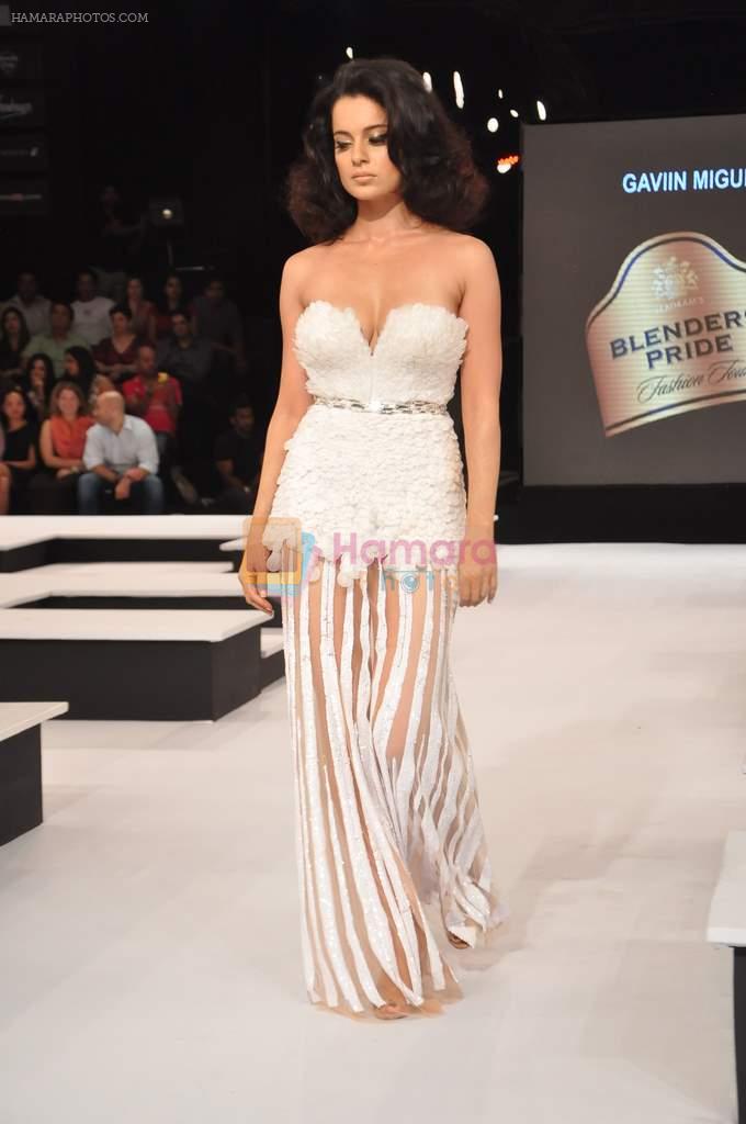 Kangna Ranaut walk the ramp for Gavin Miguel Show at Blender's Pride Fashion Tour Day 1 on 3rd Nov 2012