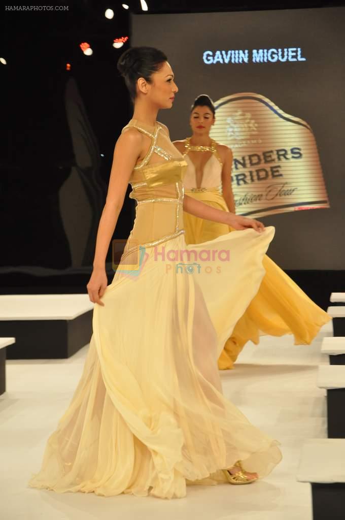 Model walk the ramp for Gavin Miguel Show at Blender's Pride Fashion Tour Day 1 on 3rd Nov 2012