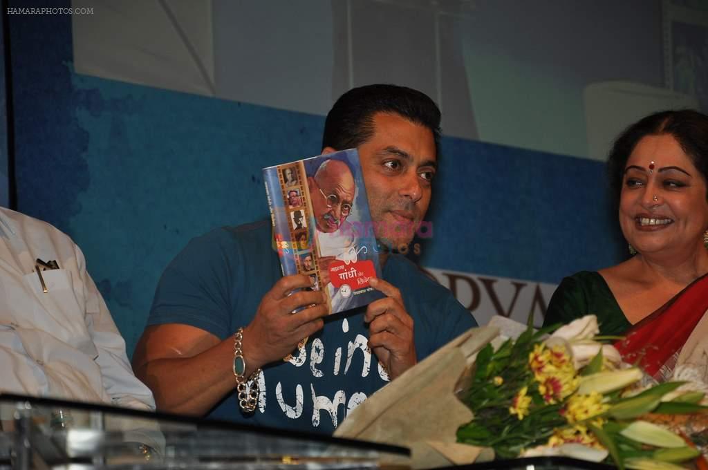 Salman Khan, Kirron Kher at Mahatma Gandhi and Cinema book launch in St Andrews, Mumbai on 3rd Nov 2012