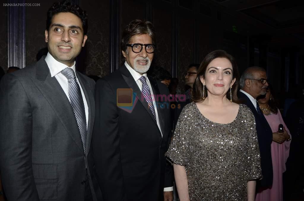 Abhishek Bachchan, Amitabh Bachchan, Nita Ambani at Sunil Gavaskar honour by Ulysse Nardin in Mumbai on 3rd Nov 2012