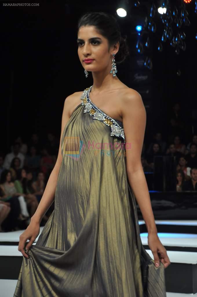Model walk the ramp for Nandita Mahtani Show at Blender's Pride Fashion Tour Day 2 on 4th Nov 2012