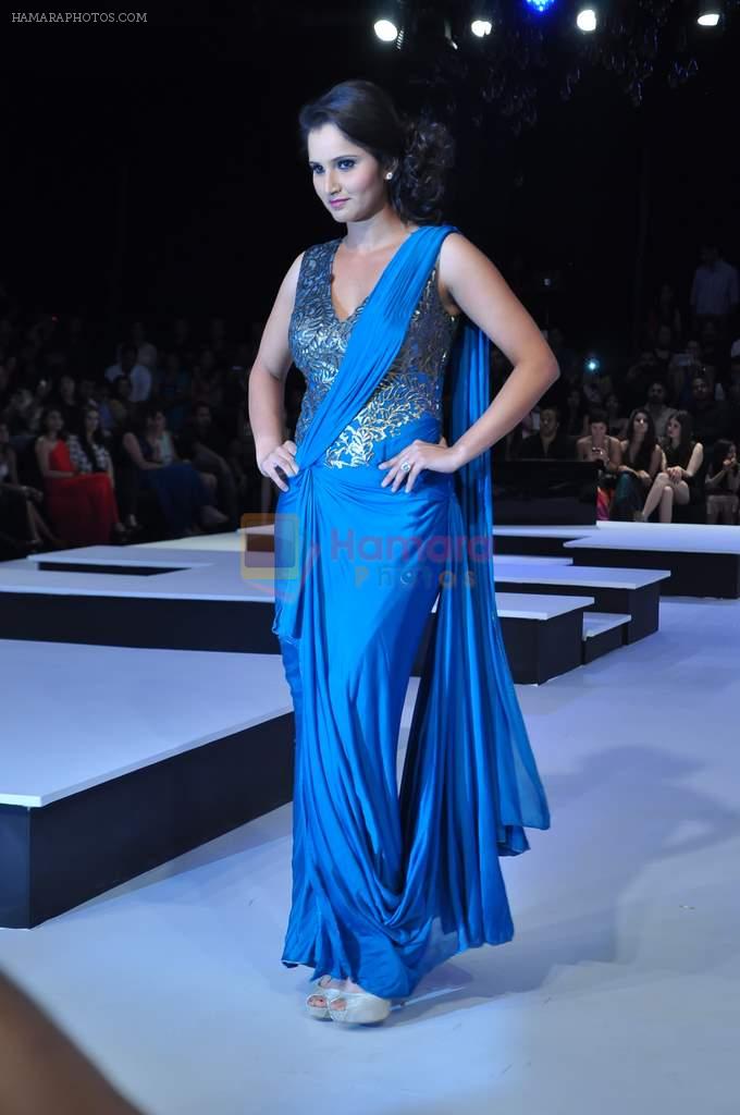 Sania Mirza walk the ramp for Shantanu & Nikhil Show at Blender's Pride Fashion Tour Day 2 on 4th Nov 2012
