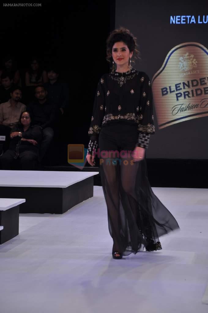 Model walk the ramp for Neeta Lulla Show at Blender's Pride Fashion Tour Day 2 on 4th Nov 2012