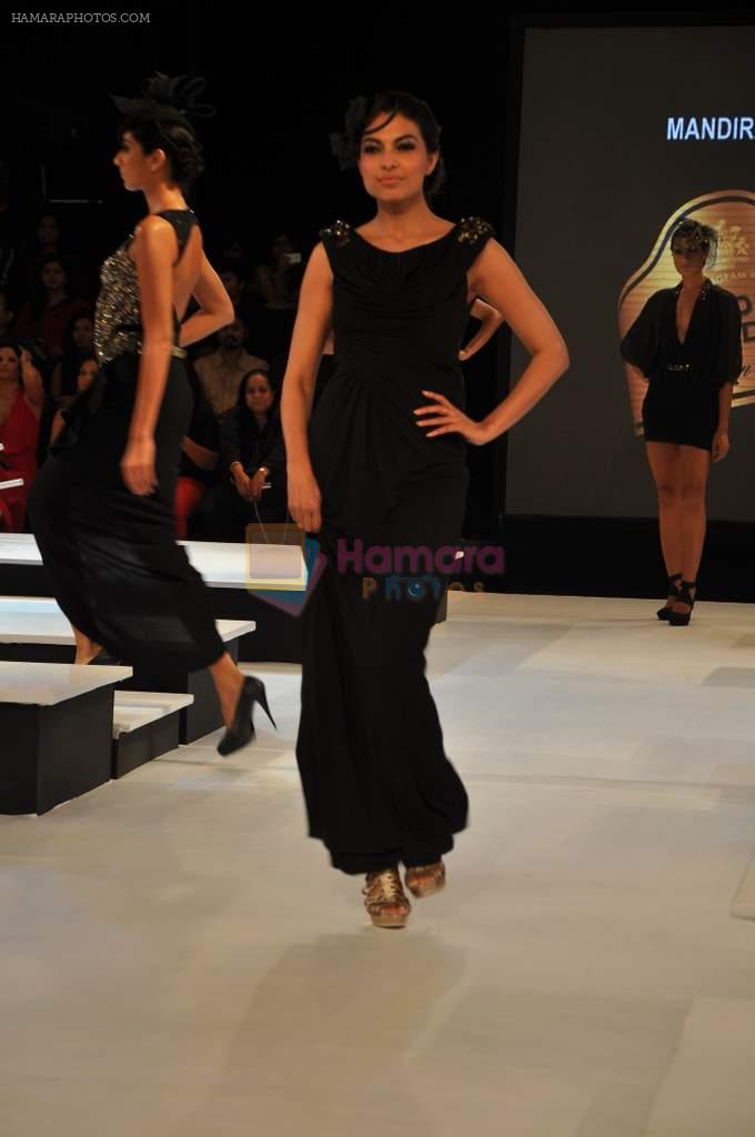 Model walk the ramp for Mandira Wirk Show at Blender's Pride Fashion Tour Day 2 on 4th Nov 2012