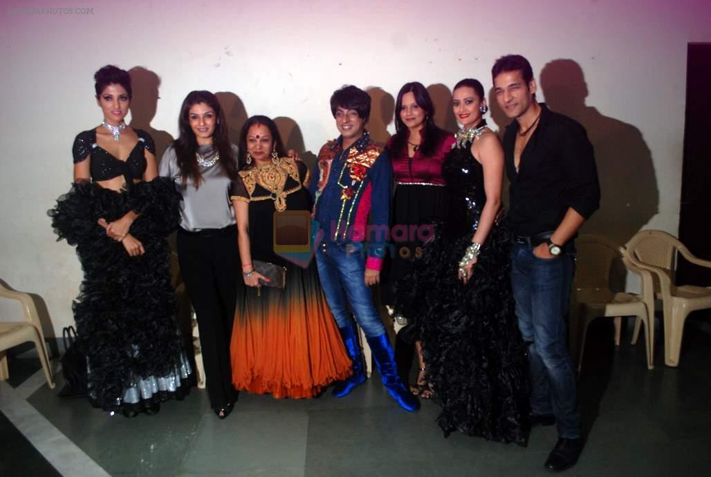 Raveena Tandon, Jesse Randhawa, Rohit Verma, Nisha Harale, Jasveer Kaur, Umesh Pherwani at Ramayan inspired modern dance in Mumbai on 4th Nov 2012