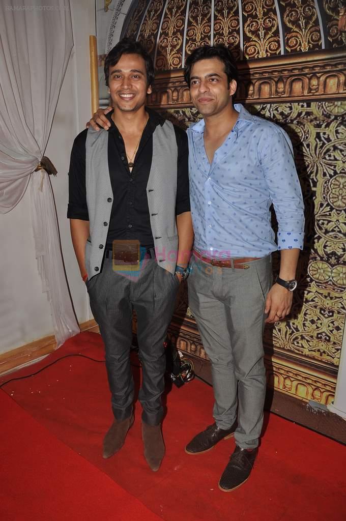 at ITA Awards red carpet in Mumbai on 4th Nov 2012,1