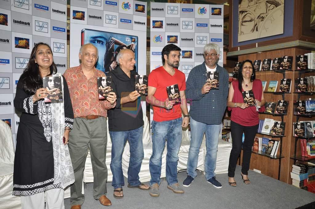 Emraan Hashmi, Mahesh Bhat, Mukesh Bhat, Vikram Bhat, Shagufta Rafique at Raaz 3 DVD launch in Andheri, Mumbai on 6th Nov 2012