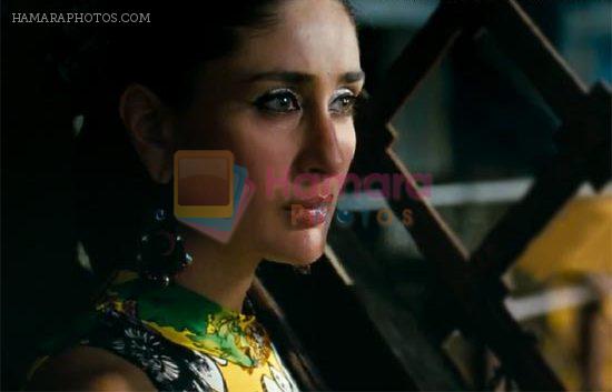 Kareena Kapoor in Talaash Movie Still