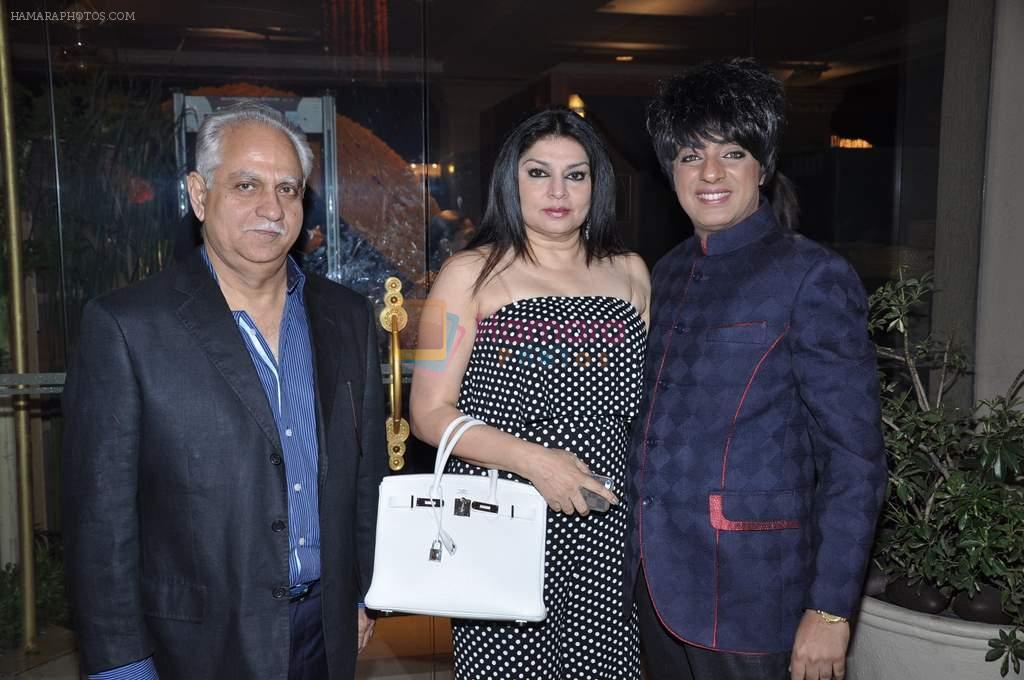Ramesh Sippy, Kiran Sippy, Rohit Verma at Grand fashion Extravaganza Show Ignite in J W Marriott, Mumbai on 8th Nov 2012