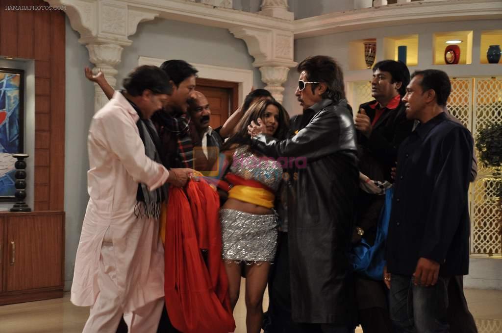 Ehsaan Khan, Raju Shreshta, Piu Chouhan, Shakti Kapoor at Item Song shoot of film Jaalsaaz in Future Studio, Mumbai on 8th Nov 2012