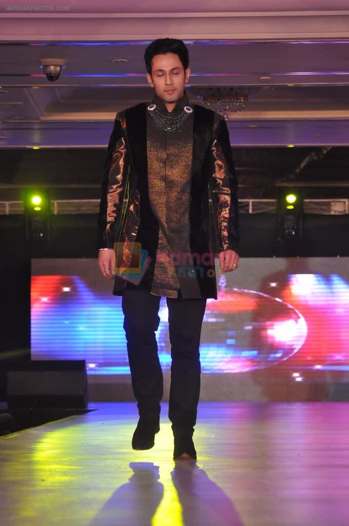 Model walk the ramp at Umeed-Ek Koshish charitable fashion show in Leela hotel on 9th Nov 2012.1