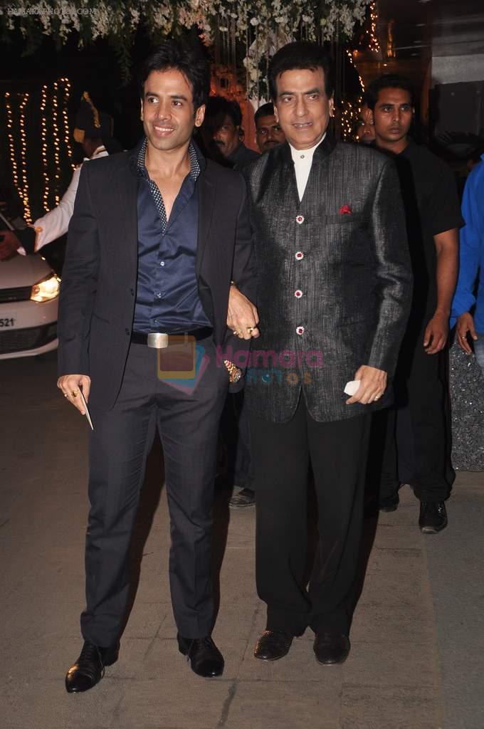 Tusshar Kapoor, Jeetendra at the Wedding reception of Navin and Mahek Shetty in Mumbai on 11th Nov 2012