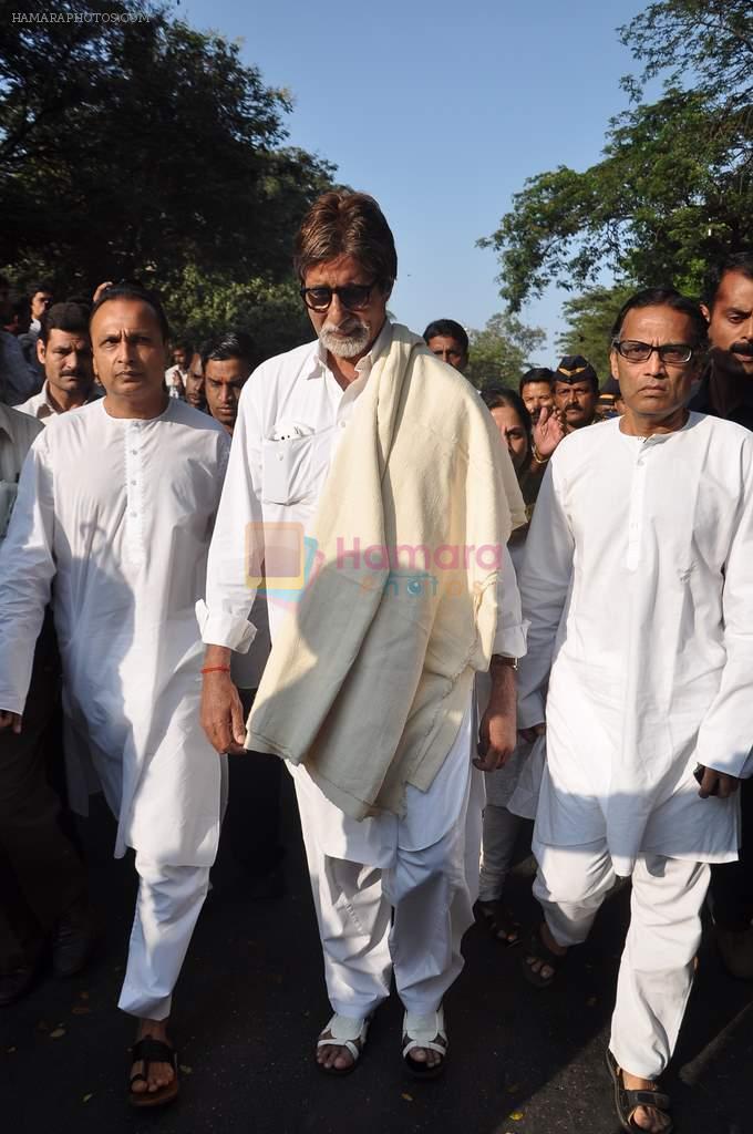 Amitabh Bachchan, Anil Ambani at Bal Thackeray funeral in Mumbai on 18th Nov 2012