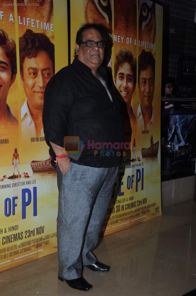 Satish Kaushik at Life of Pi premiere in PVR, Mumbai on 21st Nov 2012