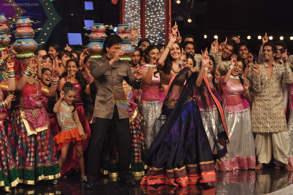 Shahrukh Khan, Anushka Sharma at India's Got Talent grand finale in Filmcity, Mumbai on 21st Nov 2012