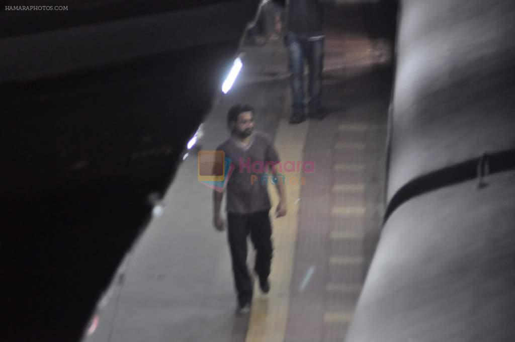 Emraan Hashmi snapped on location at Goregaon station in Mumbai on 21st Nov 2012