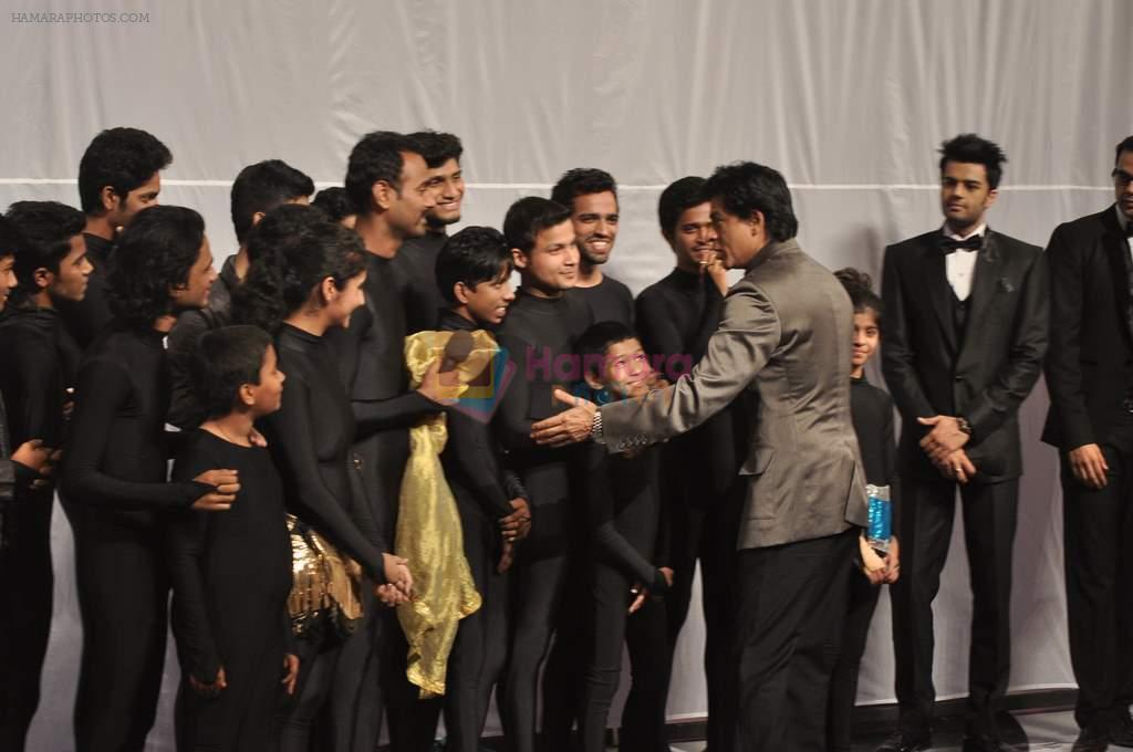Shahrukh Khan at India's Got Talent grand finale in Filmcity, Mumbai on 21st Nov 2012