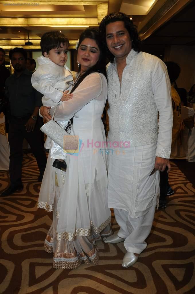 Harish Moyal with His Wife  Meenu Moyal at Harish Moyal wedding anniversary in Mumbai on 21st Nov 2012