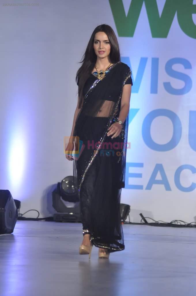 Shazahn Padamsee at Global peac fashion show by Neeta Lulla at Welingkar Institute in Mumbai on 26th Nov 2012