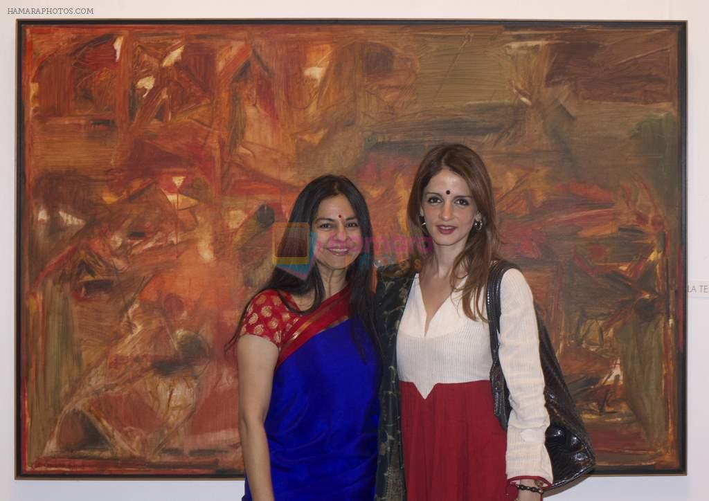 Sangeeta Chopra with Sussanne Roshan  at SH Raza art show in Jehangir, Mumbai on 27th Nov 2012