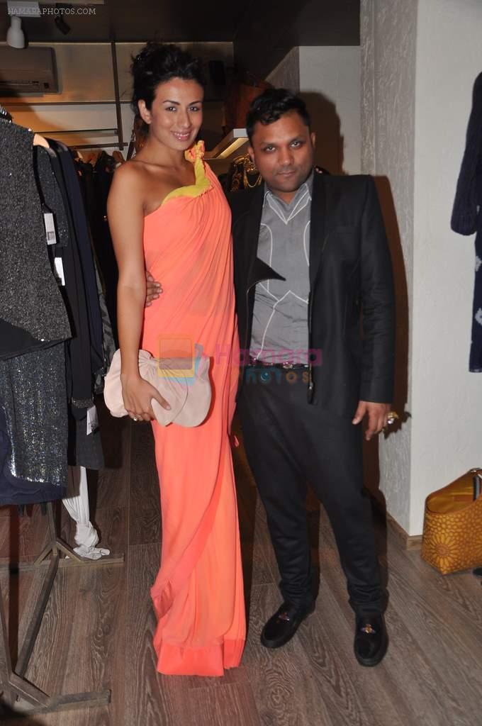 Pia Trivedi at Atosa preview for designer Gaurav Gupta and Kanika Saluja in Mumbai on 27th Nov 2012