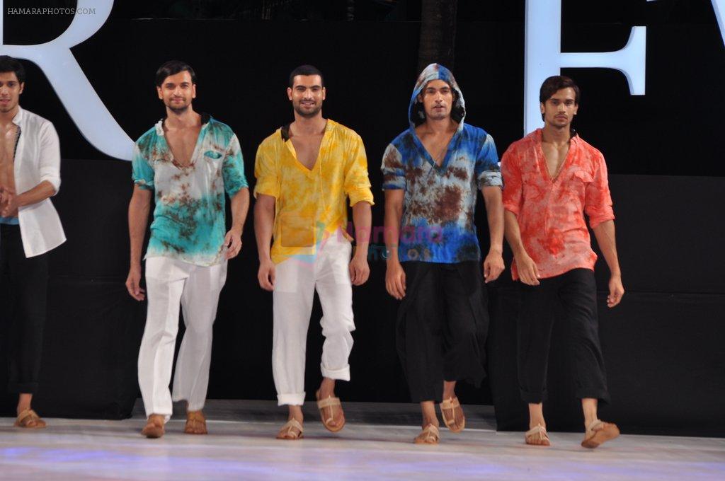Model walk the ramp for Gogee Vasant at IRFW 2012 Day 1 in Goa on 28th Nov 2012