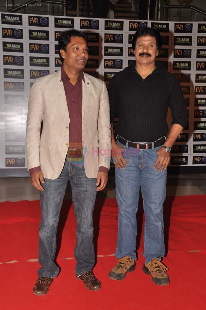 Aditya Srivastava, Dinesh Phadnis at Talaash film premiere in PVR, Kurla on 29th Nov 2012