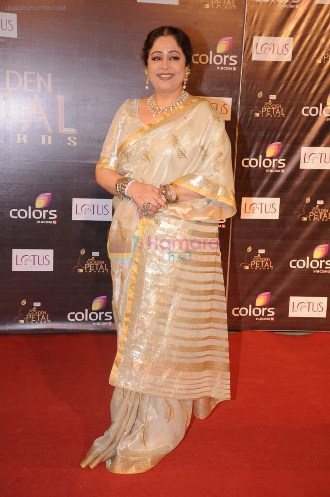 Kirron Kher at Golden Petal Awards in Mumbai on 3rd Dec 2012