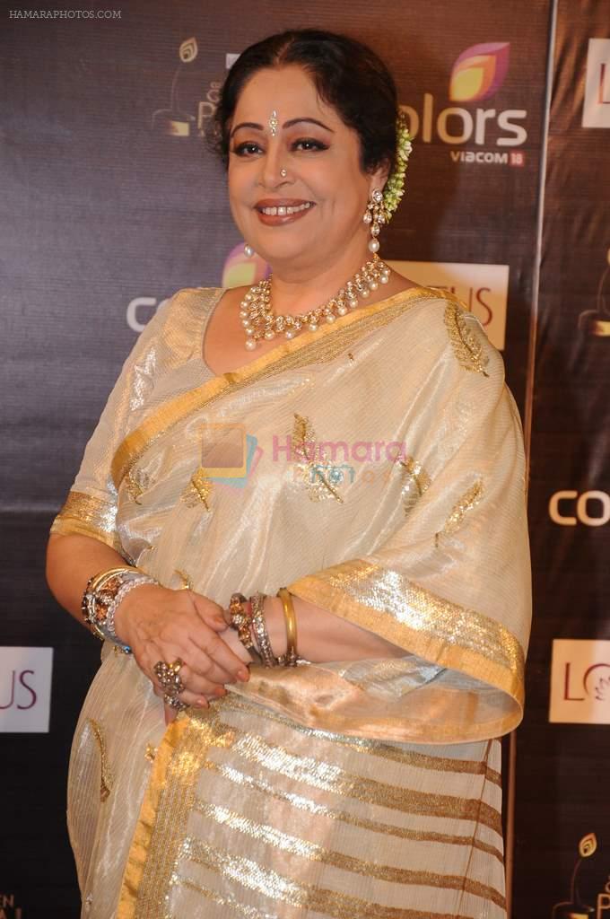 Kirron Kher at Golden Petal Awards in Mumbai on 3rd Dec 2012