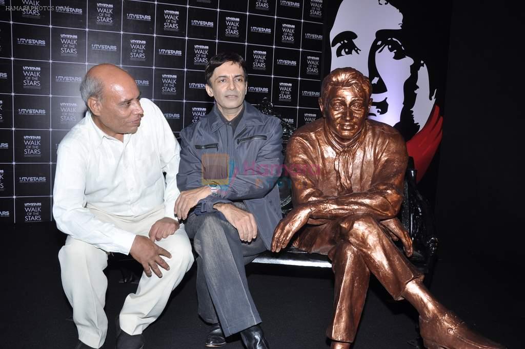 Suneil Anand at Walk of fame statue by UTV Stars in J W Marriott, Mumbai on 4th Dec 2012