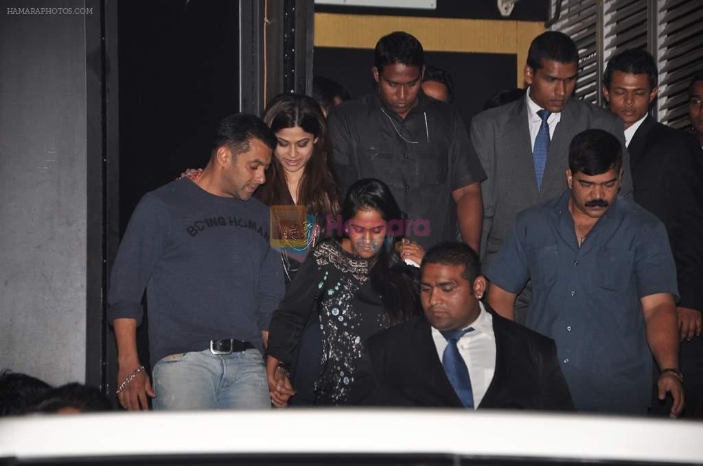 Sonakshi Sinha snapped at Royalty party in Mumbai on 9th Dec 2012