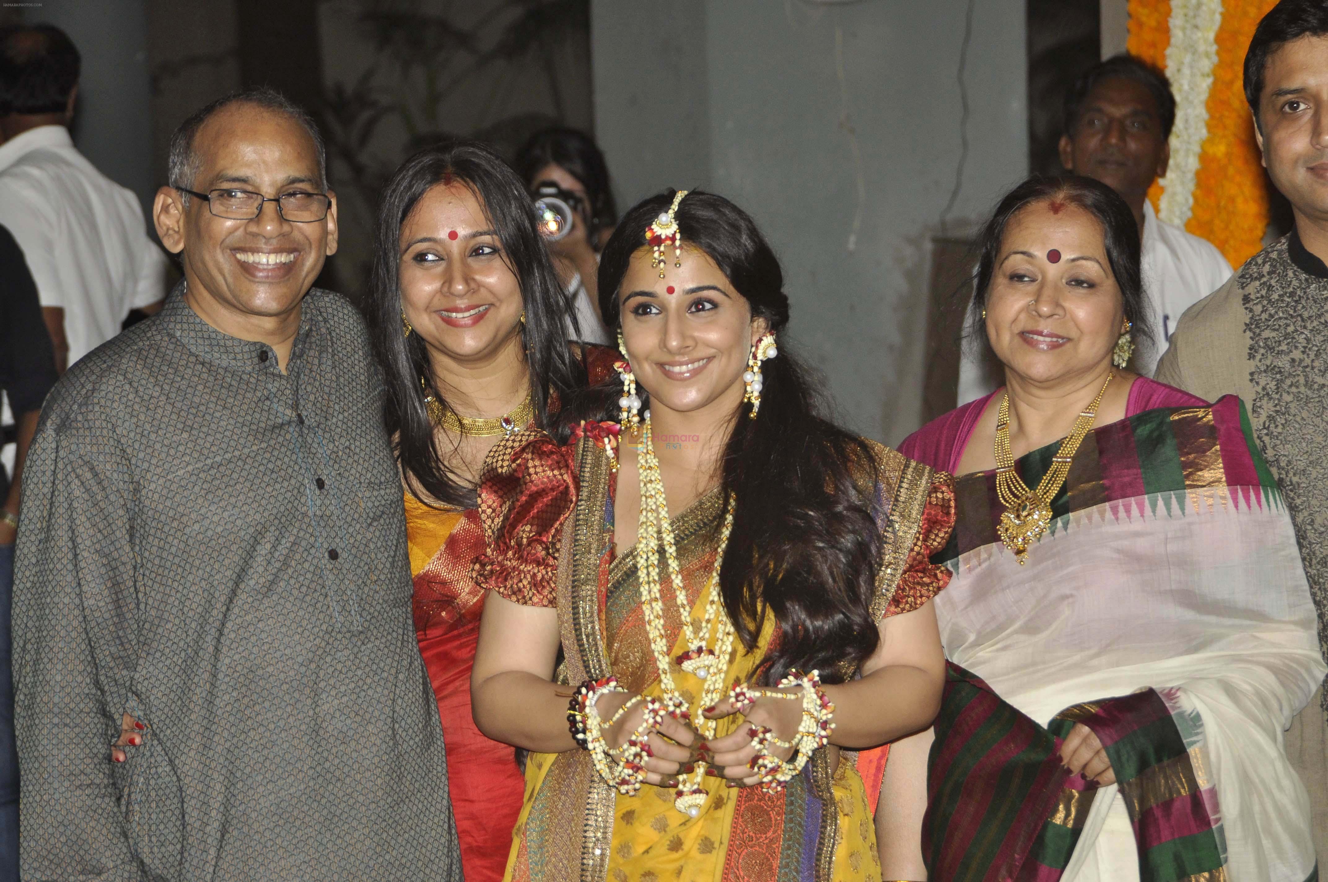 Vidya Balan's Mehndi ceremony in Mumbai on 12th Dec 2012