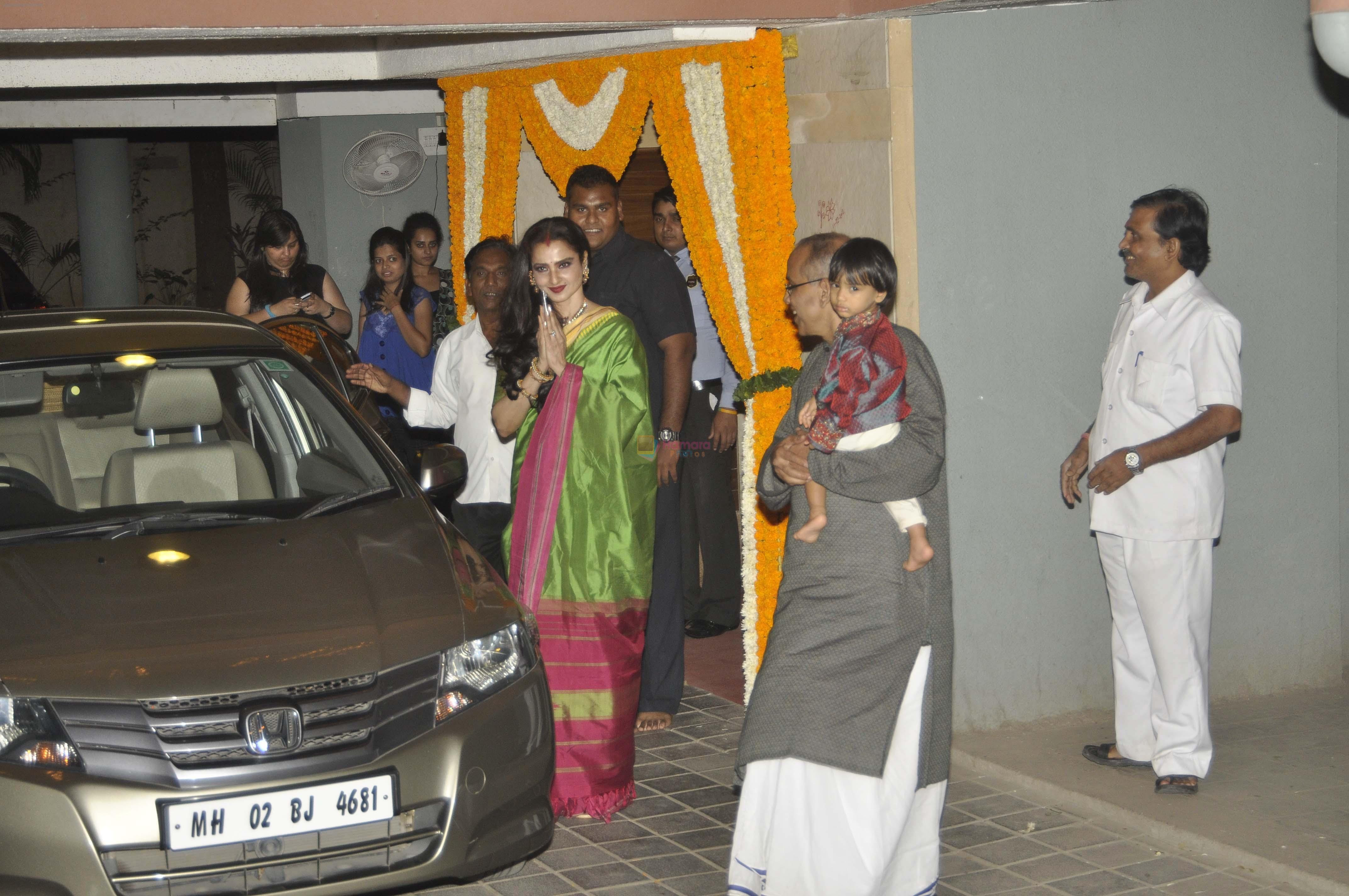 Rekha at Vidya Balan's Mehndi ceremony in Mumbai on 12th Dec 2012