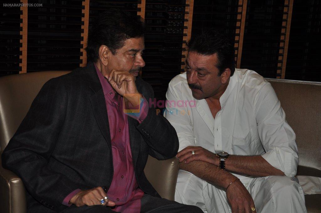 Sanjay Dutt, Shatrughan Sinha at Shatrughan Sinha's dinner for doctors of Ambani hospital who helped him recover on 16th Dec 2012