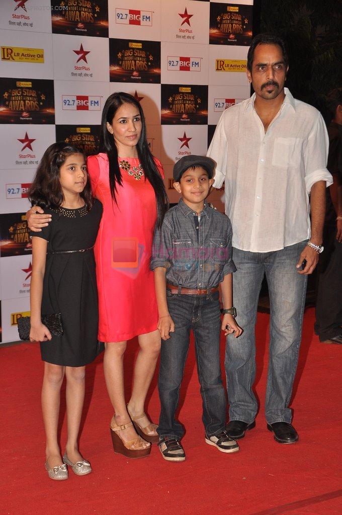Vishawajeet Pradhan at Big Star Awards red carpet in Mumbai on 16th Dec 2012,1