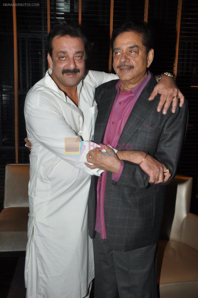 Sanjay Dutt, Shatrughan Sinha at Shatrughan Sinha's dinner for doctors of Ambani hospital who helped him recover on 16th Dec 2012