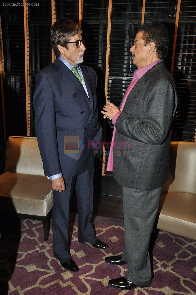Amitabh Bachchan, Shatrughan Sinha at Shatrughan Sinha's dinner for doctors of Ambani hospital who helped him recover on 16th Dec 2012