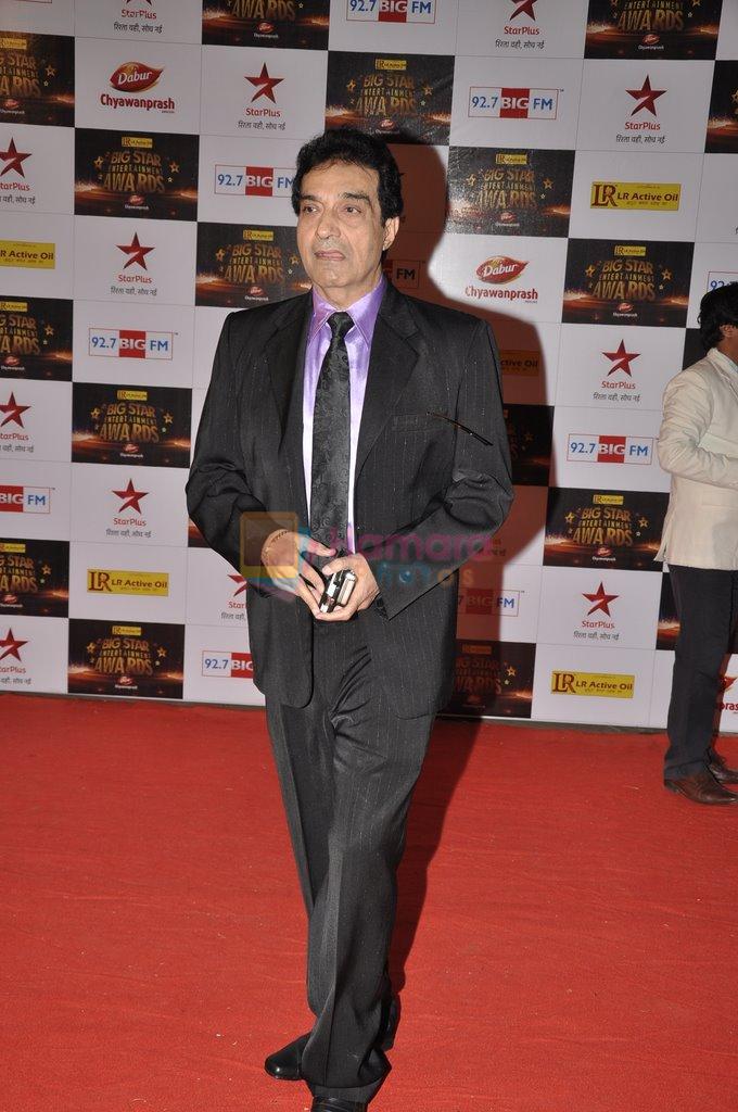 Dheeraj Kumar at Big Star Awards red carpet in Mumbai on 16th Dec 2012