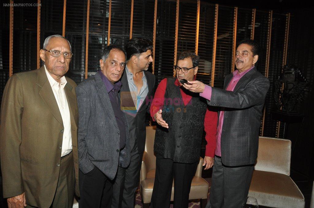Akshay Kumar, Subhash Ghai, Shatrughan Sinha at Shatrughan Sinha's dinner for doctors of Ambani hospital who helped him recover on 16th Dec 2012
